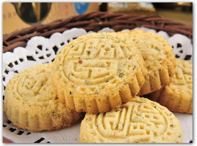 Almond Cookies (杏仁饼) - Traditional Chinese New Year steamed cake